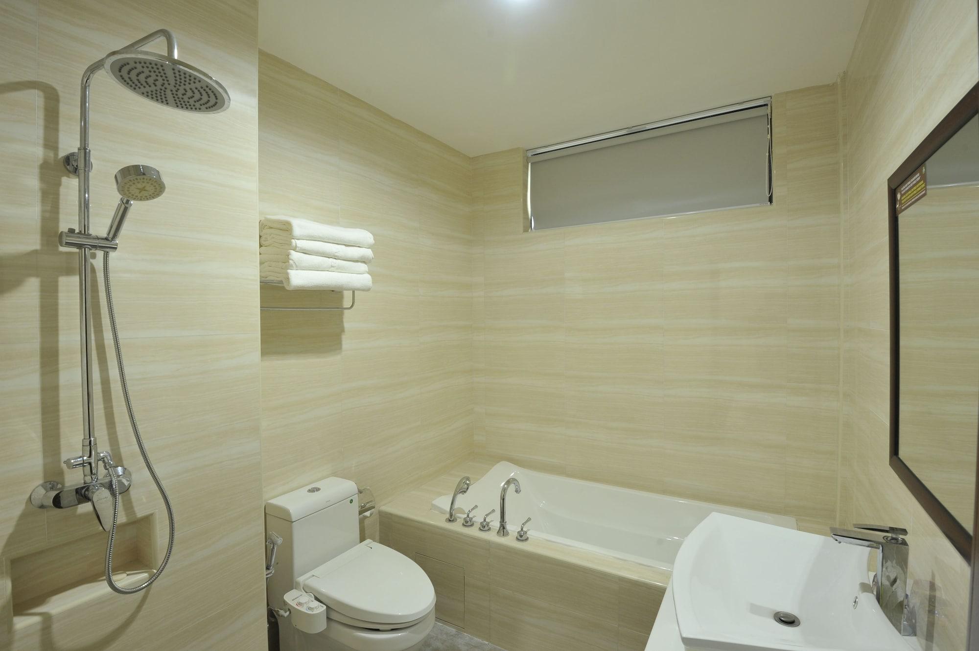 Hotel Hallmark Regency - 3*