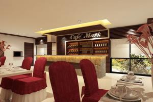 Hallmark Regency - Hotel